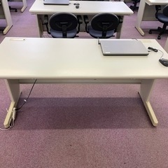 【値下げしました】事務用デスクとオフィスチェア