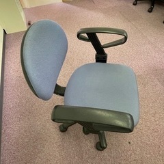 【値下げしました】事務用デスクとオフィスチェアの画像