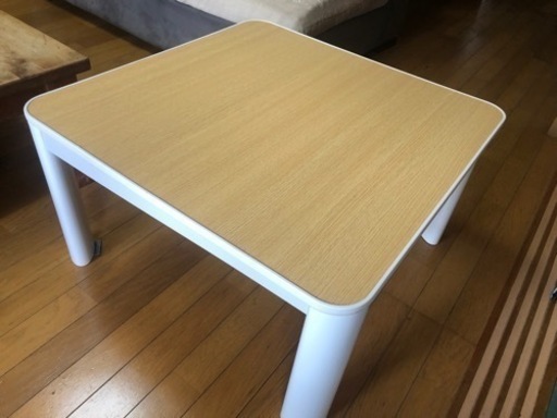 机（縦、横70cm、高さ40cm）