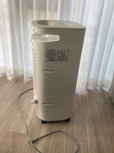加湿付き温冷風扇　¥1.0000→¥3.000