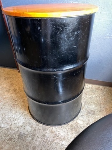 ドラム缶テーブル　立ち飲み　BAR