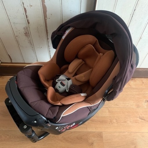 ＜取引中＞エールベベ ☆ チャイルドシート ☆ クルットNT2 プラウド ☆ ALB871 ☆ 要受け渡し日時確認