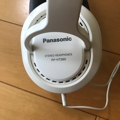 YAMAHAヘッドホンとPHILIPSイヤホンの画像