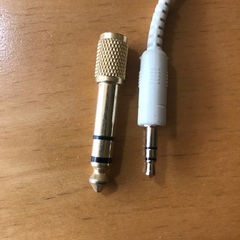 YAMAHAヘッドホンとPHILIPSイヤホンの画像