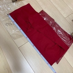 腰巻き赤エプロン縦63cm 横(紐以外)90cm 3枚の画像