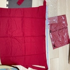 腰巻き赤エプロン縦63cm 横(紐以外)90cm 3枚の画像