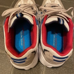 スケッチャーズスニーカーの画像