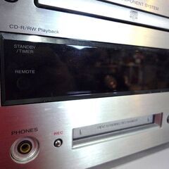 ラジオ・コンポ KENWOOD R-K700 ケンウッド、自動音場補正機能搭載のCD/MDコンポ