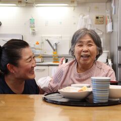 【無料で資格が取得できる！】未経験でもOK！ライフワークバランス重視の働き方｜のびのび暮らす入居者様の生活をサポート！の画像