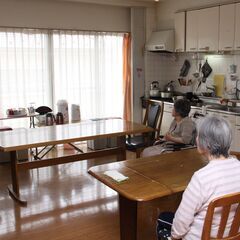 【無料で資格が取得できる！】未経験でもOK！ライフワークバランス重視の働き方｜のびのび暮らす入居者様の生活をサポート！の画像