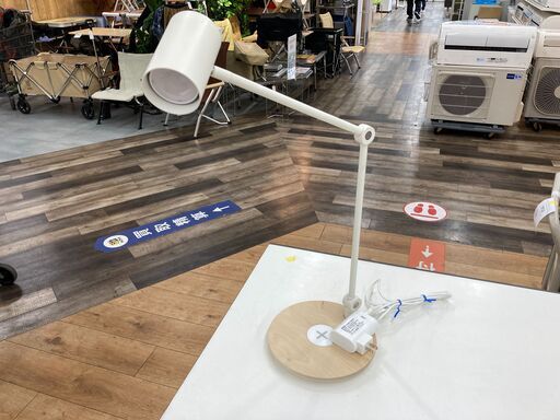 イケア(IKEA) ﾜｲﾔﾚｽ充電機能付き照明 RIGGAD