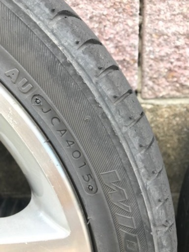 ダイハツ純正アルミホイールとタイヤ