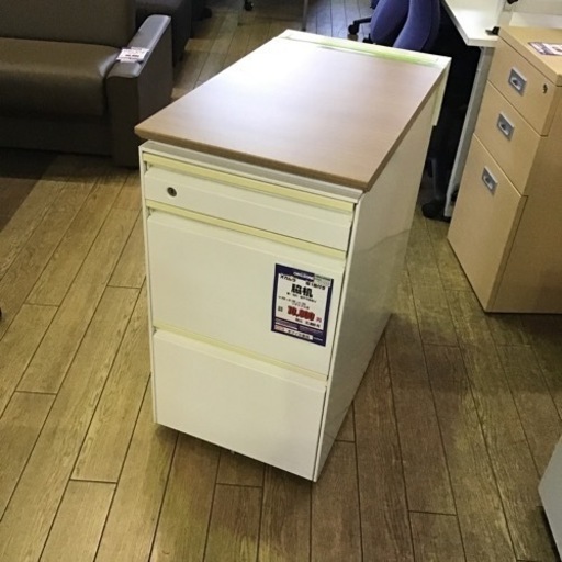 JF-28【オフィス家具専門店】オカムラの脇机です！