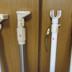 再値下げ 突っ張り棒4本　中古の画像