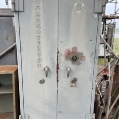 インダストリアル　スチールロッカー