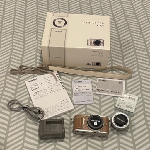 Olympus PEN E-PL9 EZレンズキット