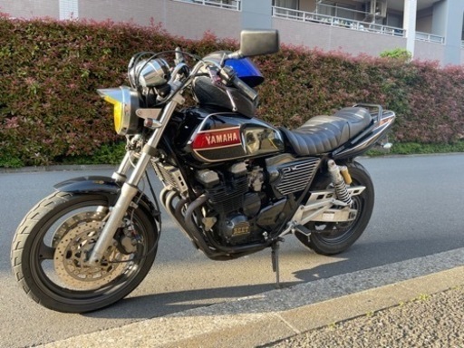 xjr400 rzカラー外装アルフィン