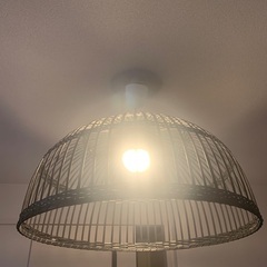 【6月29日午後に受け渡し希望！】IKEA 照明　黒　籐の画像