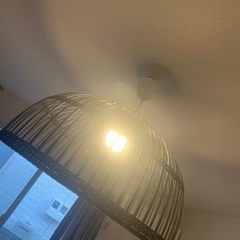 【6月29日午後に受け渡し希望！】IKEA 照明　黒　籐の画像