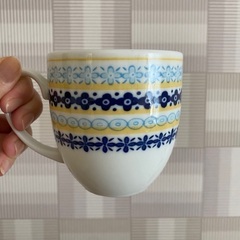 木のお皿とマグカップセットの画像