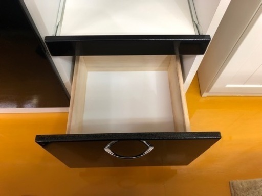 【リサイクルサービス八光　田上店　配達・設置OK】エナメルホワイト&ブラック　大型食器棚