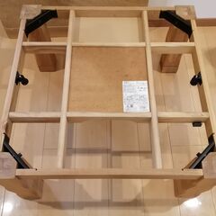 木製の家具調ローテーブルの画像