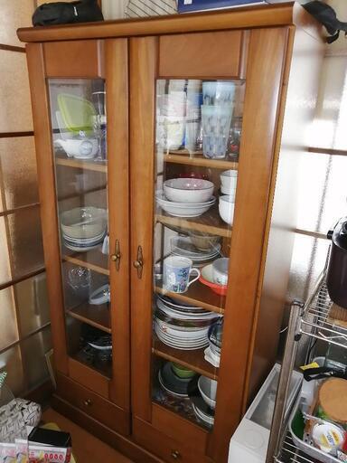 引っ越しの迄明日迄です。食器棚　多目的棚　コレクション棚
