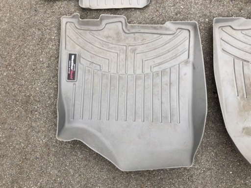 USトヨタ　シエナ　WeatherTech フロアマット