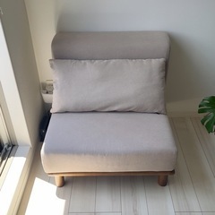 【美品】1人掛けローソファ ベージュ 北欧風の画像
