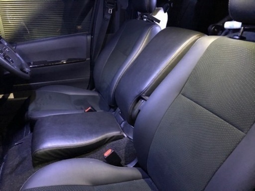 ハイエースフロントセンターアームレスト