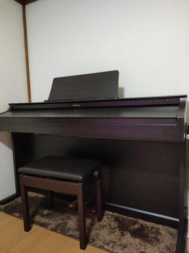電子ピアノ　Roland　HP302
