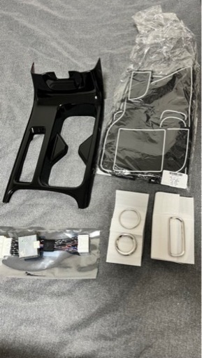 現行ヴェゼル 内装パーツ