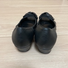オープントゥパンプス 23.0EEE ブラック リボンの画像