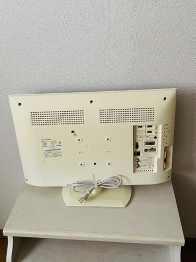シャープ　液晶テレビ　ホワイト