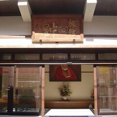 大浴場の清掃作業の画像