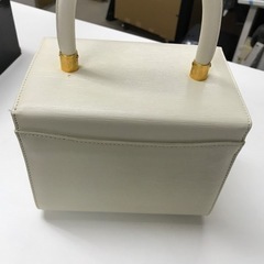 取引場所　南観音　 2206-981 ハナエモリバッグ　ホワイトの画像