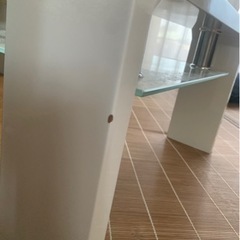 ガラステーブルの画像