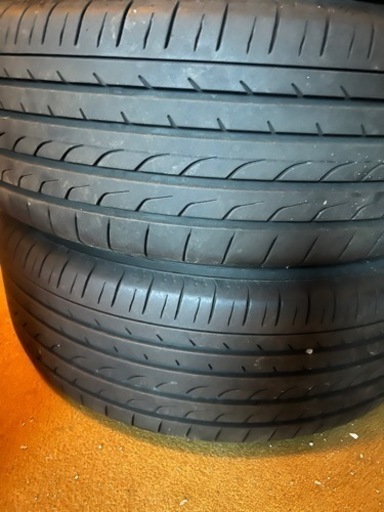 ヨコハマタイヤ　ブルーアース　215/60r17