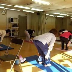 ✴️柿生教室✴️  やさしい健康ヨガ体操🧘‍♀️ 体験募集中 😊猫背▪反り腰▪肩こり▪癖を見つけ痛みの原因から治して健康な身体に‼️               の画像
