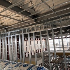 軽量鉄骨下地(軽天屋)造作大工　ボード屋未経験大歓迎作業スタッフ募集の画像