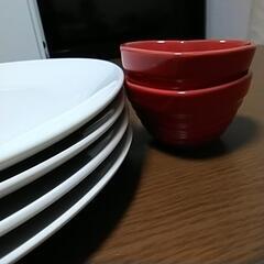 お譲り先決定★無料★【白い大皿×4セット・ハート小鉢×2セット】中古品の画像