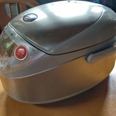 中古2009年式東芝IH炊飯器3合炊きあげます