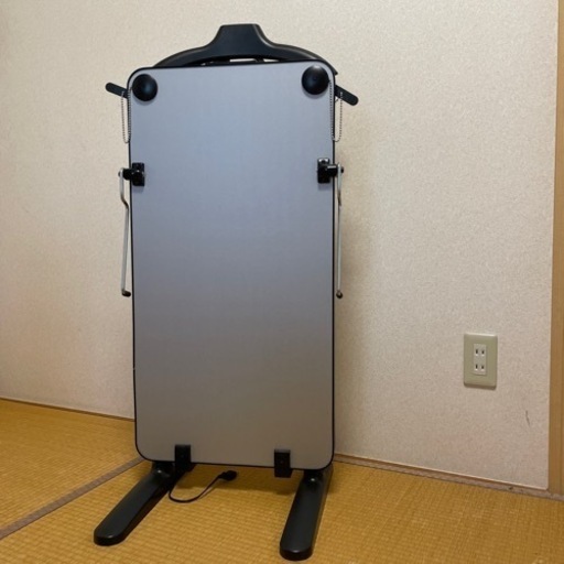 TOSHIBA ズボンプレッサー