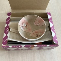 市田ひろみ　桜模様　御茶碗　小皿　箸セットに美濃焼盛り鉢おまけ付きの画像