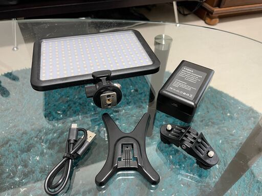 Tycka 2200mAh大容量バッテリー付き 超薄型 204球 LED ビデオライト TK204