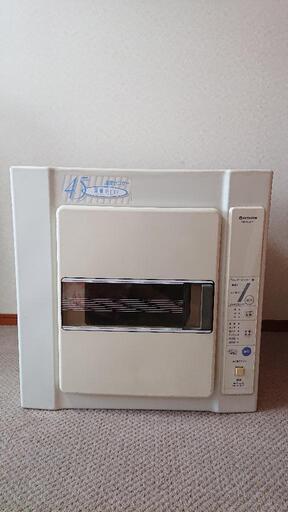 衣類乾燥機と衣類乾燥機用スタンドをセットで売ります
