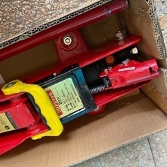 【冬の準備に！】２トン油圧ジャッキーの画像