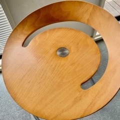 存在美！マジス　ライラスツールの画像