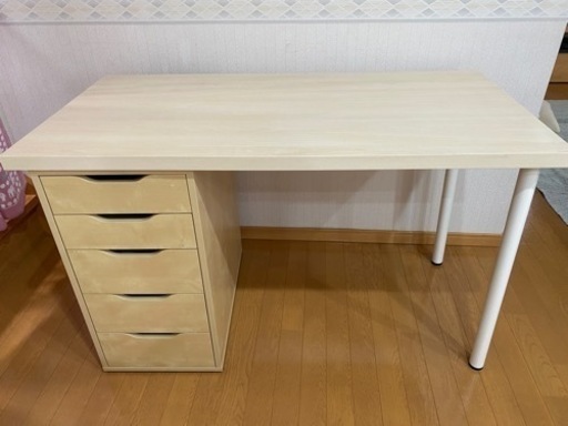 IKEA 机と引出し