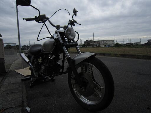 決まりました！　ありがとうございます。値下げ！！2本出しマフラー　決まってます　マグナ50　AC13　自賠責約２年付！！